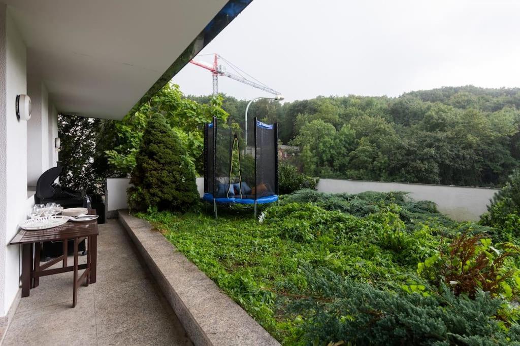 Unique Apartment With Private Pool, Cinema, Spa Prague Luaran gambar
