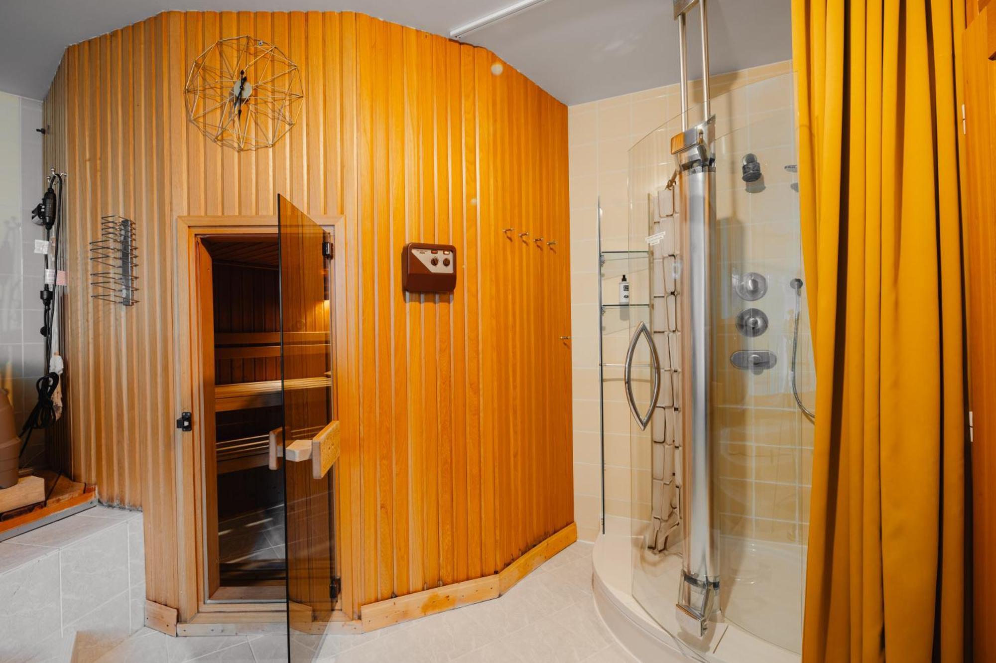 Unique Apartment With Private Pool, Cinema, Spa Prague Luaran gambar